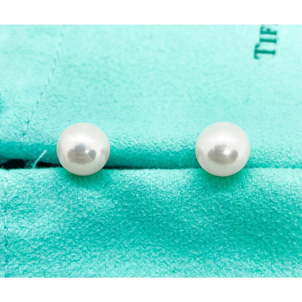 Tiffany & Co. Ziegfeld 8mm Freshwater Pearl Stud Earrings in Sterling Silver - Picture 7 of 16